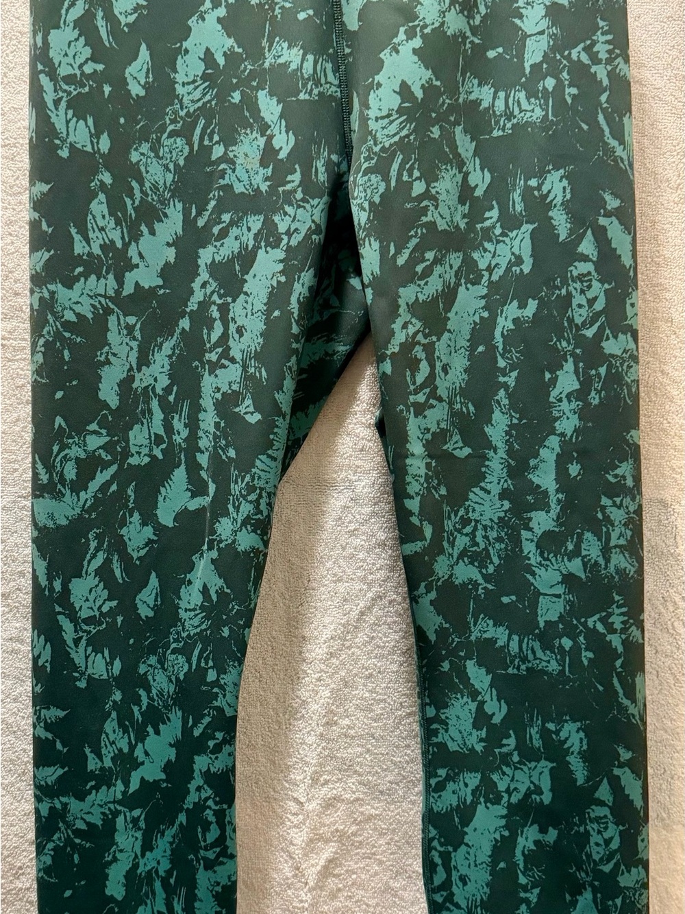 Nike One Dri-Fit Green Marble Print Leggings (Medium)